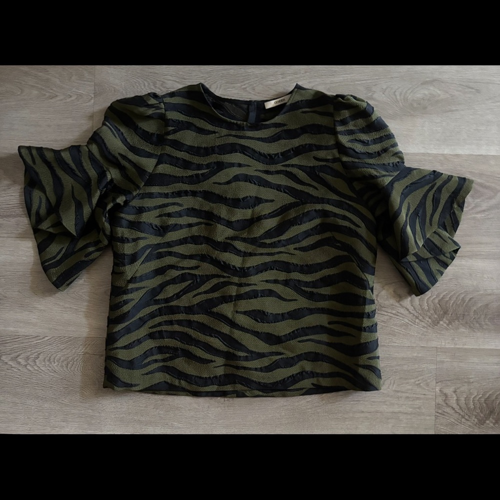 Elegant Green Zebra Pattern Blouse